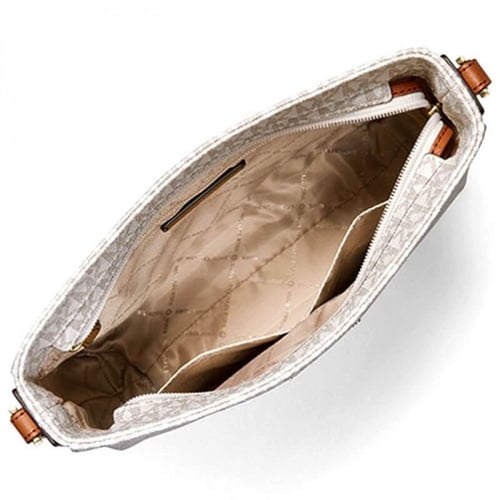 شنطة مايكل كورس ترافيل بيضاء