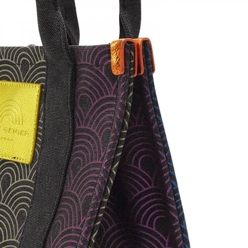 شنطة كيرت جيجر سوت بانك سوداء