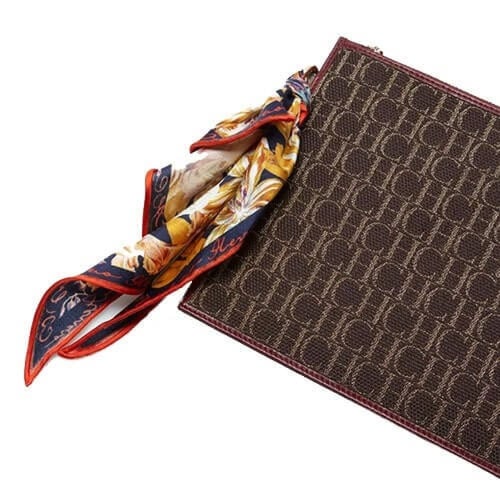 باوتش كارولينا هيريرا مزينة بوشاح