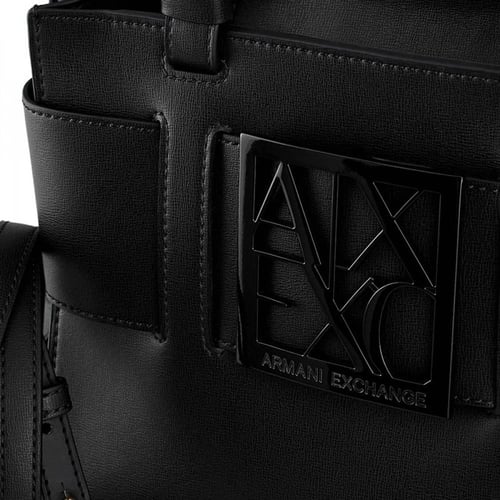 شنطة من أرماني جلد سوداء