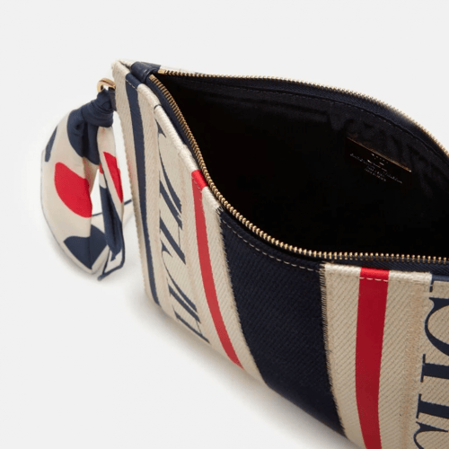 باوش من كارولينا هيريرا