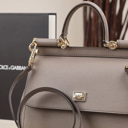 شنطة دولسي أند غابانا كتف سمول