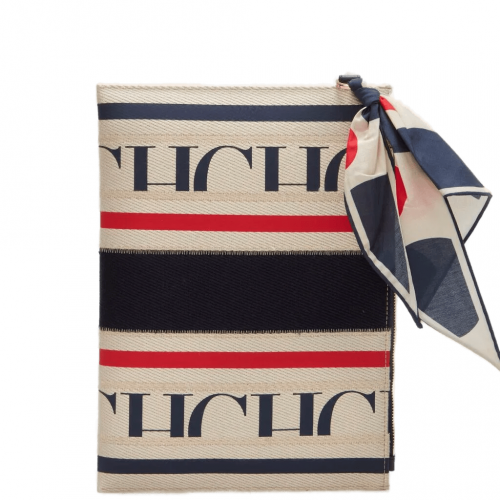 باوش من كارولينا هيريرا