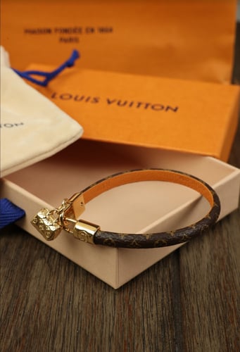 اساور لويس فيتون