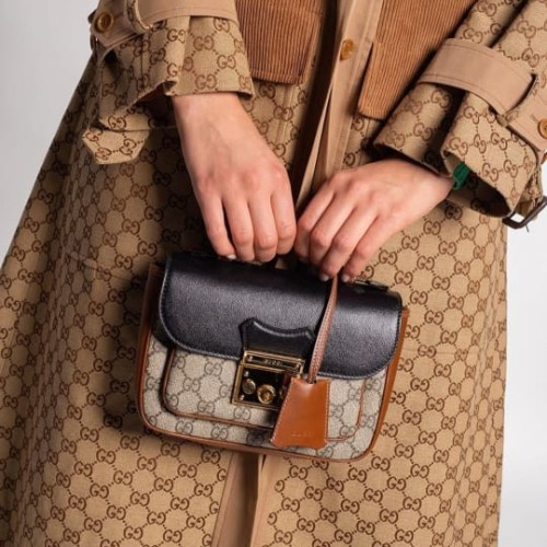 شنطه قوتشي فاخره وراقيه