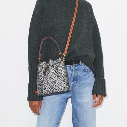 شنطة توري بورش مونوغرام دلو أزرق