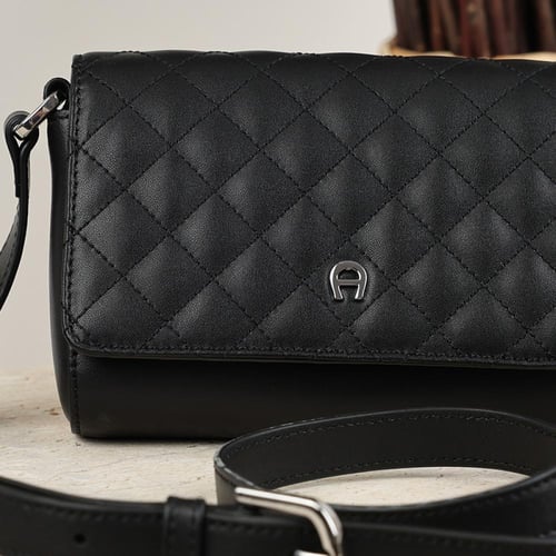 شنطة اقنر كتف مع حزام أسود