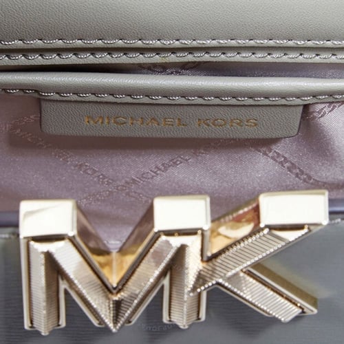 شنطة مايكل كورس كارلي خضراء