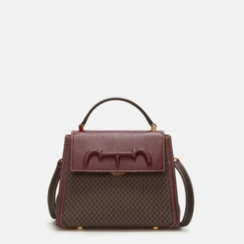 شنطه كارولينا هيريرا