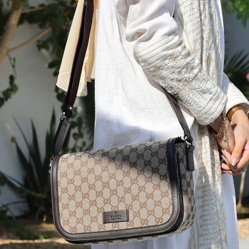 شنطة قوتشي كتف بيج