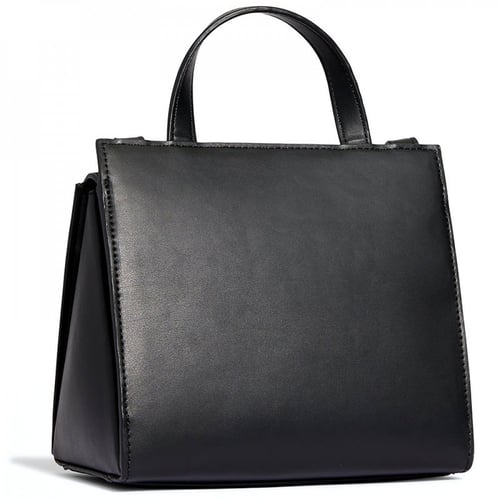 شنطة كالفن إليمينتال صغيرة سوداء