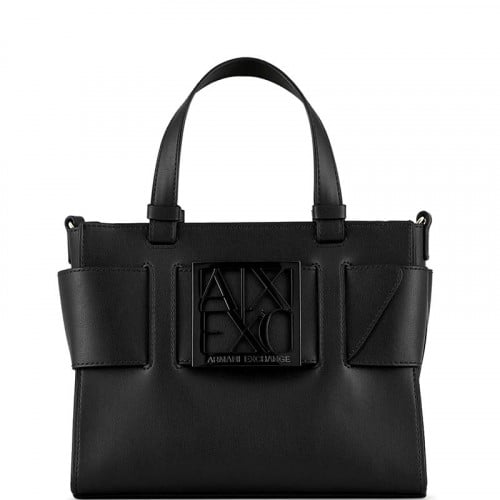 شنطة من أرماني جلد سوداء