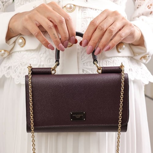 شنطه ومحفظه دولسي أند غابانا لون راقي