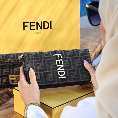 شنطة فندي يد بني