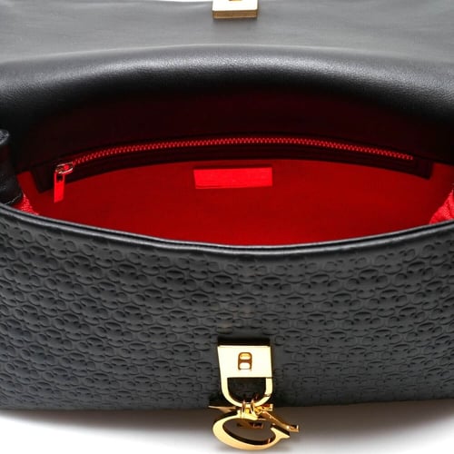 شنطة فاخره من كارولينا هيريرا