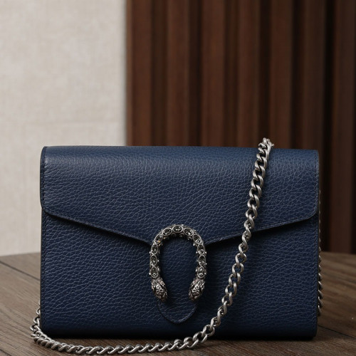 شنطه قوتشي فاخره مميزه