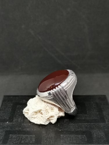 خاتم الفضة بحجر عقيق يماني كبدي بصياغة أحمد الدمام...