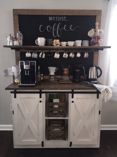 ركن قهوة مع الرف