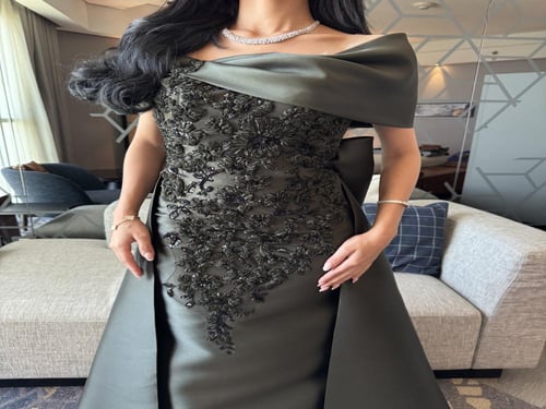 فستان Retwe زيتي غامق