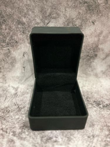 علبة جلد فاخرة