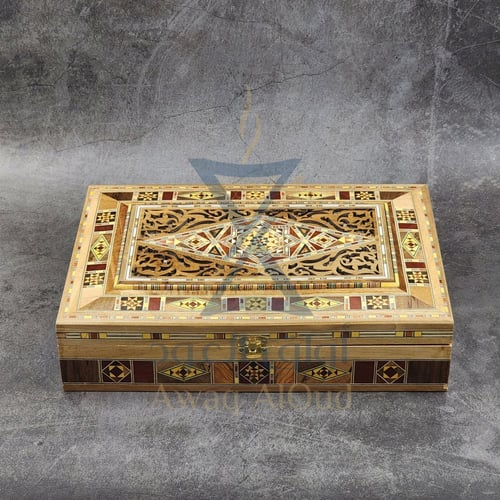 علبة سورية موزاييك فاخرة ( كيلو - كيلو ونصف )