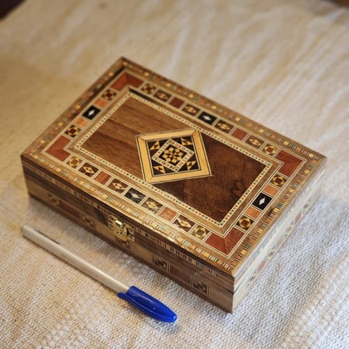 علبة سورية موزاييك فاخرة ( حجم 2-5 أوقيات )