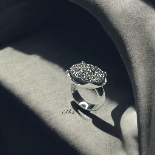 Royal ring with Swarovski artificial stone model (T-AG) size 6