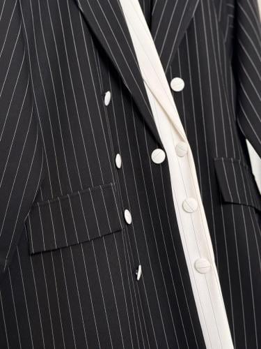 عباية بليزر عملي بقماش مقلم