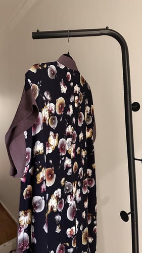 دراعة خفيفه بنفسجي الأمام ومشجر من الخلف