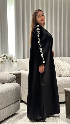 عباية تفته مع شك وتطريز يدوي