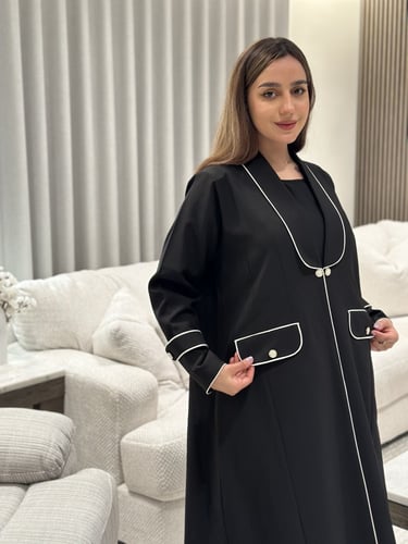 عباية بليزر بتحديد ابيض