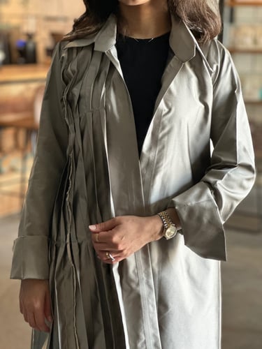 عباية تفته خفيف بلون بيج كريمي