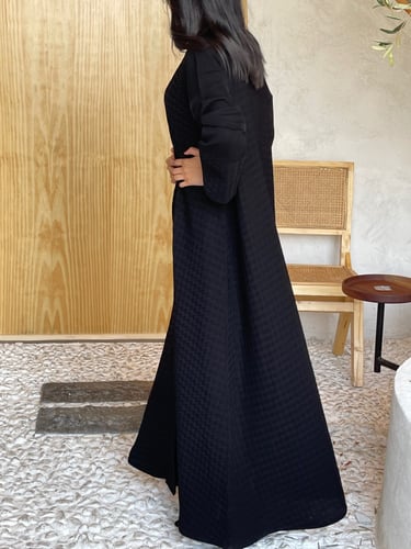 عباية قماش اندنوسي اسود