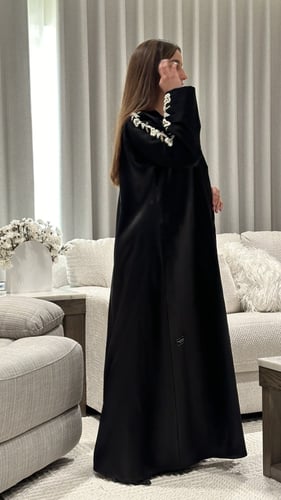 عباية تفته مع شك وتطريز يدوي