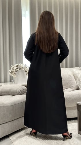 عباية تفته أسود مع تطريز يدوي ملون