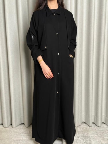 عباية قماش سيراميك بتصميم ترنش وبأزرار معدن