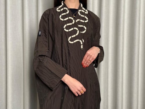 عباية قماش كريب مغسول بلون زيتي