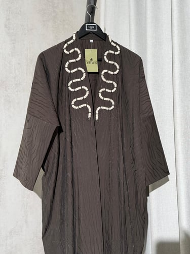 عباية قماش كريب مغسول بلون زيتي