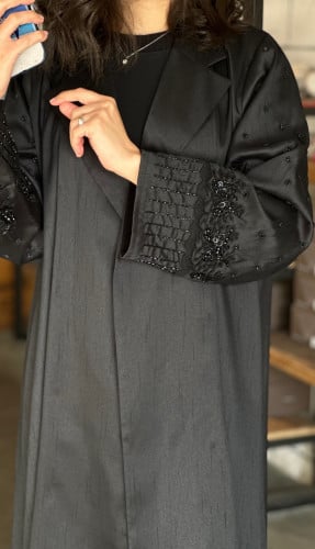 عباية تفته أسود بتطريز وشك أسود ( تتوفر بالطلب)