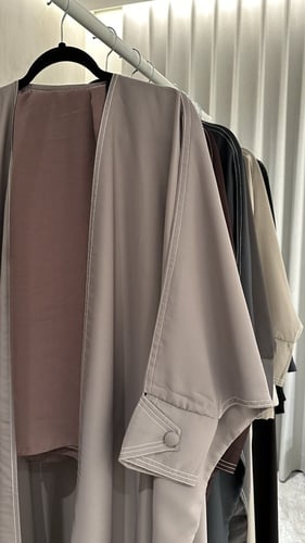 عباية بشت حرير خفيف وردي/بيج باستل