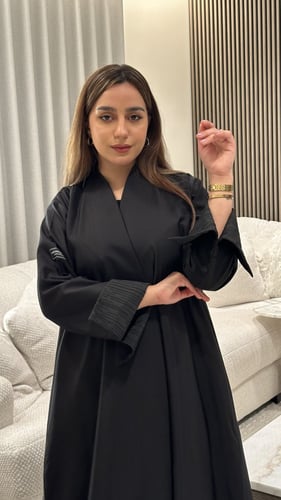 عباية تفته أسود بتدخيلات جاكار