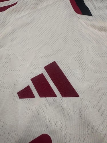 تيشيرت ليفربول الاحتياط نسخة الاعبين موسم 2025/202...