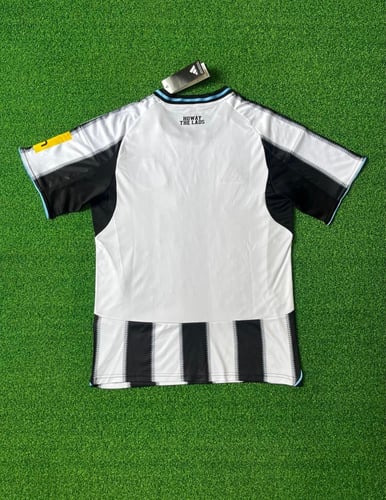 تيشيرت نيوكاسل الاساسي فئة الجمهور 2025/2026