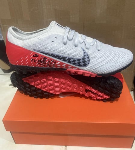 بوت نايك الأكثر مبيعاً Nike Vapor 13 Pro TF