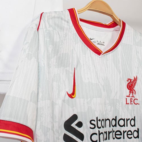 طقم ليفربول الثالث 2024/2025 خامة الجمهور