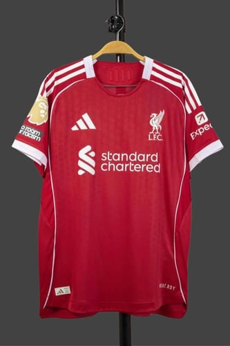 طقم نادي ليفربول الاساسي تصميم فئة الاعبين 2025/20...