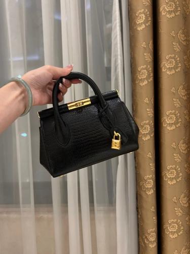 شنط دولتشي أند غابانا برايانا 290372