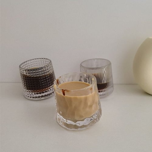 الكوب الدوار . ( عرض )