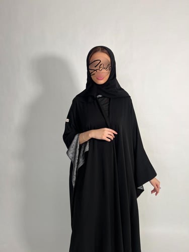 عبايه بشت بأطراف فضي