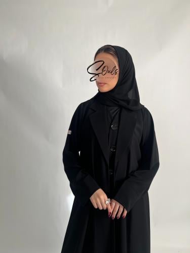 بليزر مغلق أسود